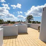 펜션 Casa Ana Superbly Renovated With Heated Private 카르보에이루