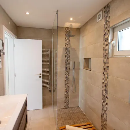 Casa Ana Superbly Renovated With Heated Private