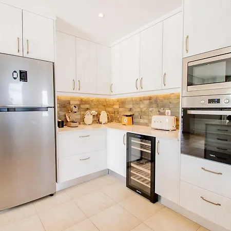 Casa Ana Superbly Renovated With Heated Private Сasa de vacaciones