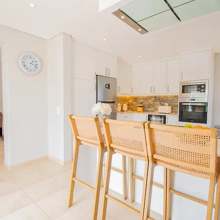 Сasa de vacaciones Casa Ana Superbly Renovated With Heated Private