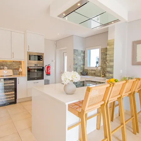 Casa Ana Superbly Renovated With Heated Private Hébergement de vacances *